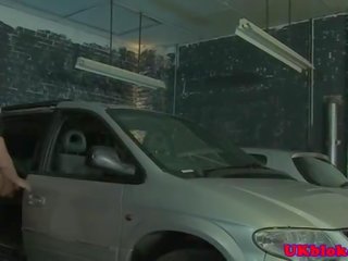 Cocksucking buff asspounding täkk sisse a auto