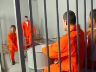Divinity inmates suge pikk