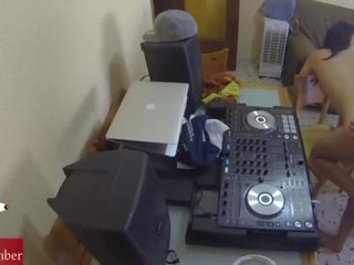 Dj sikiş and scratching in the chair with a hidden kamera spying my terrific gf