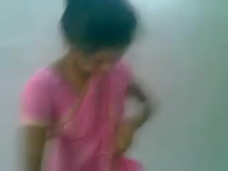 Telugu ružový saree